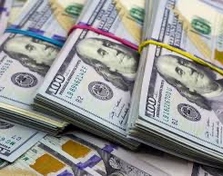 El dólar alcanzó los $500 en San Juan y terminó cerrando en $498