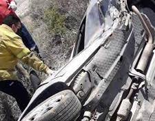 En Pocito, estrelló su auto con un poste y terminó muerto en un canal