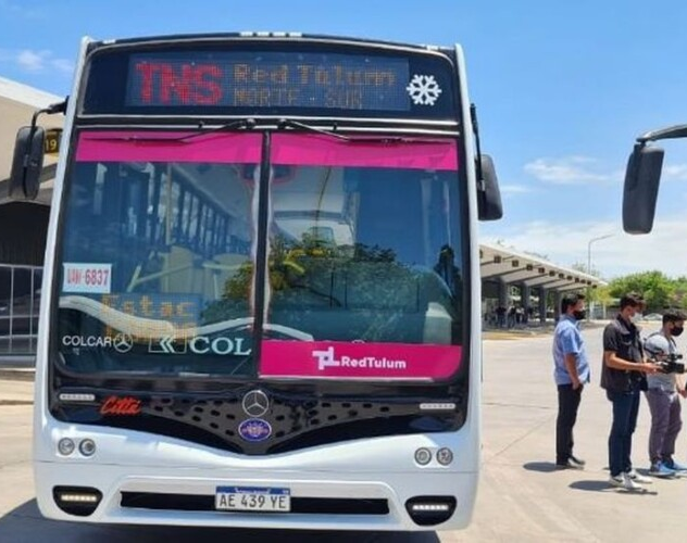 Intentó robar en un colectivo y el chofer lo atrapó cerrando las puertas 