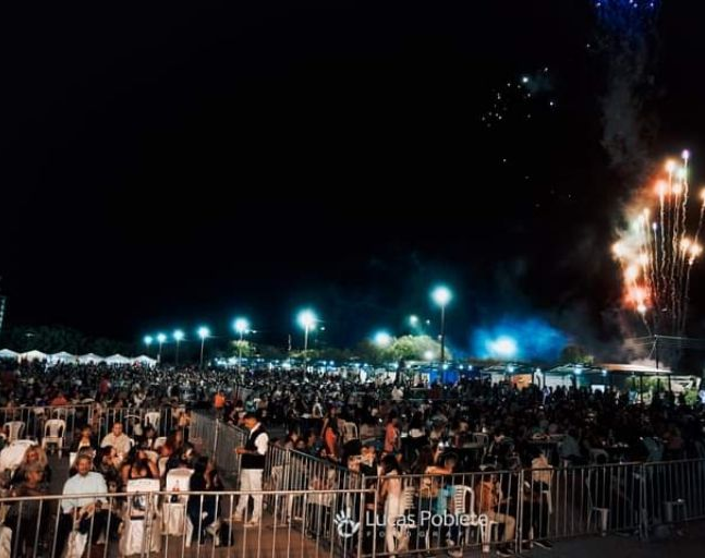 A pleno se vivió la última noche de la Fiesta de la Semilla y la Manzana