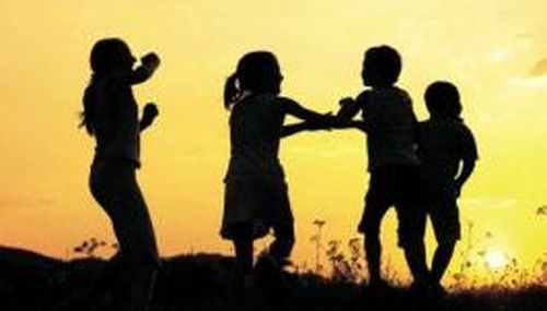 Cuatro hermanitos buscan la misma familia adoptiva: "O todos o ninguno"