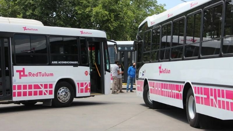 Un colectivo de la Red Tulum protagonizó un choque en cadena