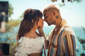 Anitta y Maluma estrenaron "El que espera" y la brasileña le dedicó un mensaje en las redes 
