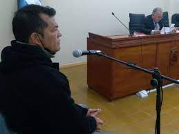Un penitenciario al borde del jucio por abusar de su hijastra de 12 y tener un hijo con ella