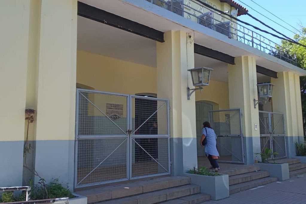 Los salvajes chats de alumnos de un secundario que amenazaron con violar a una compañera y arrojarla a una zanja