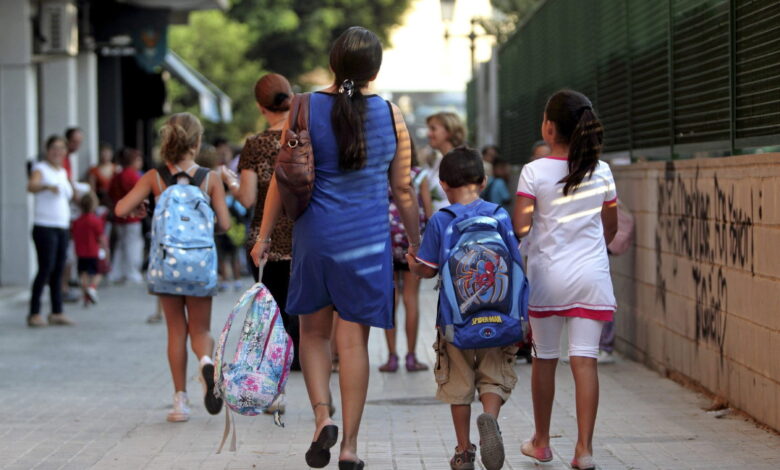 Inicio de clases: ¿cuántos familiares pueden acompañar a los chicos al primer día?