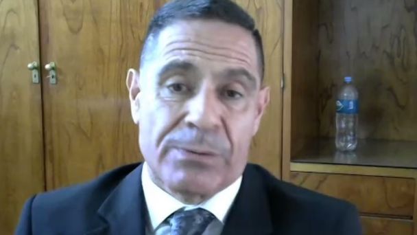El funcionario judicial acusado de violencia de género, se entregó a la policía