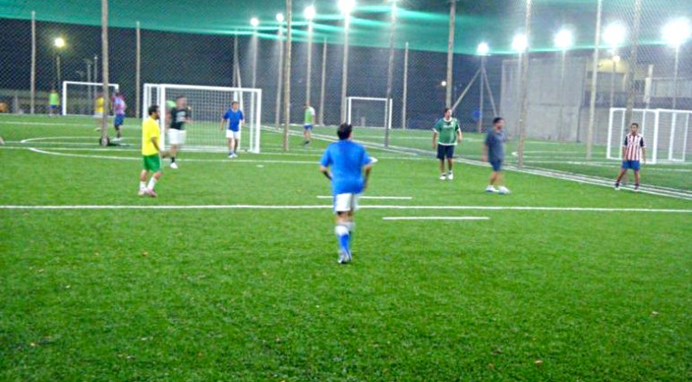 Tras una jugada aérea, quisieron cabecear la pelota, chocaron sus cabezas y uno murió