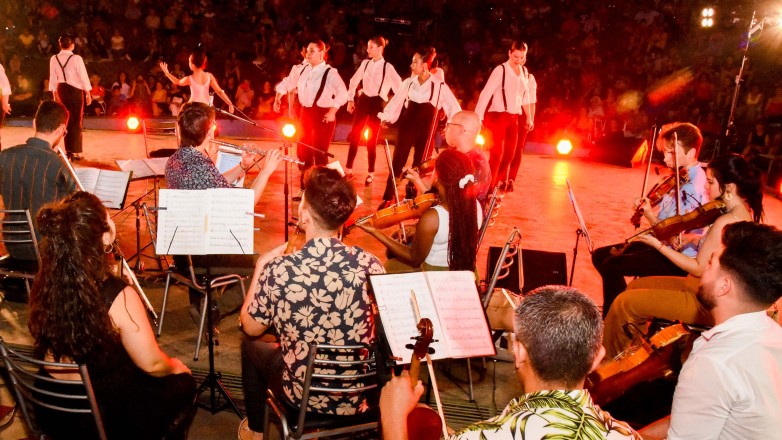Más de 60 músicos se unen en un concierto navideño