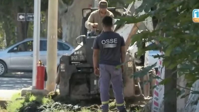 Por error, OSSE rompió un caño de gas y generó pánico en Capital