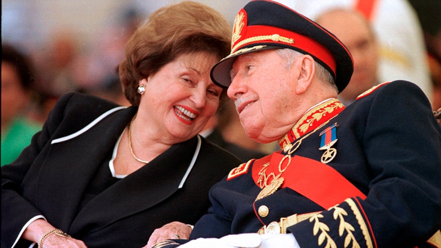 Murió Lucía Hiriart, viuda y mano derecha del dictador Augusto Pinochet
