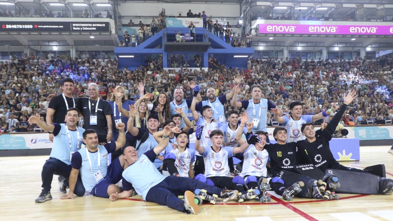 Los pibes le dieron a la Argentina el titulo de campeón en hockey sobre patines