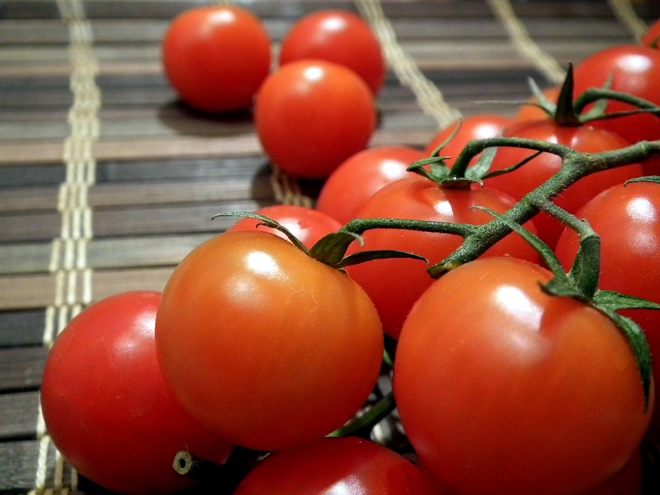 Los detuvieron por robar 4 cajones de tomate
