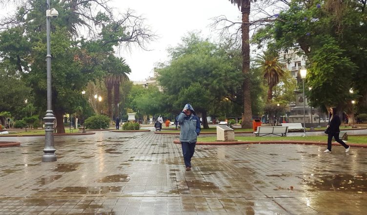 Renovaron el alerta por tormentas intensas y viento Sur