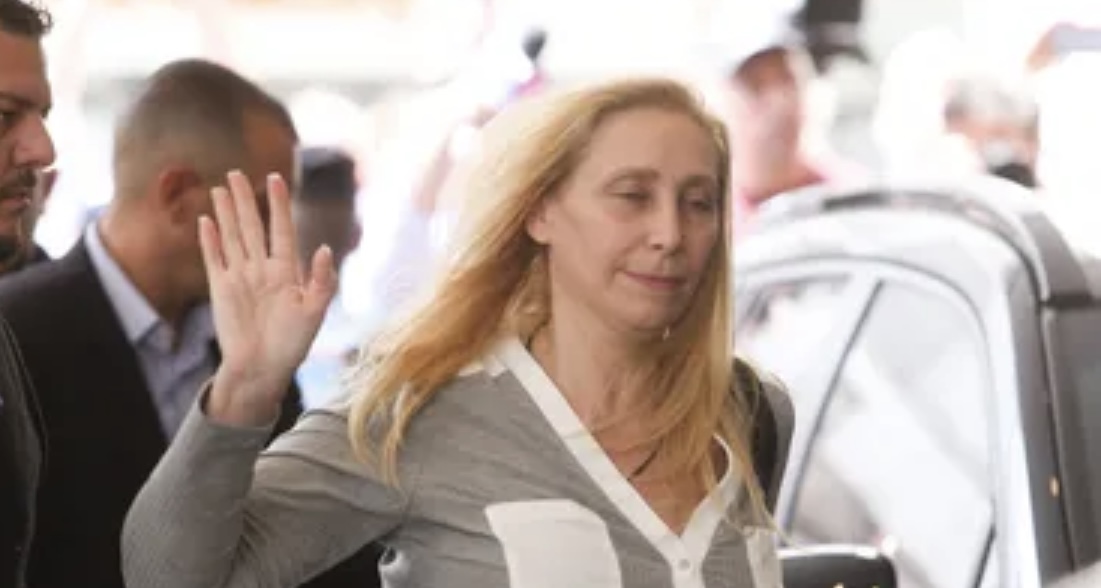 Milei busca bajar un decreto que prohíbe nombrar a familiares en cargos 