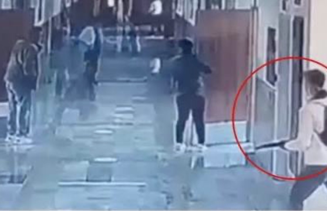 Tiroteo frente a una escuela en Turquía: un adolescente hirió a 11 estudiantes