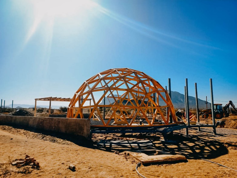 La obra de los "Eco Domos Ischigualasto" superó el 40% de avance