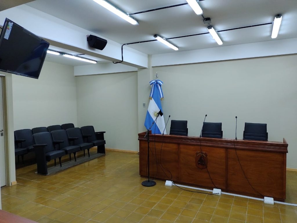 Condenan a 5 años de prisión al ex policía acusado de abusar a su nieta