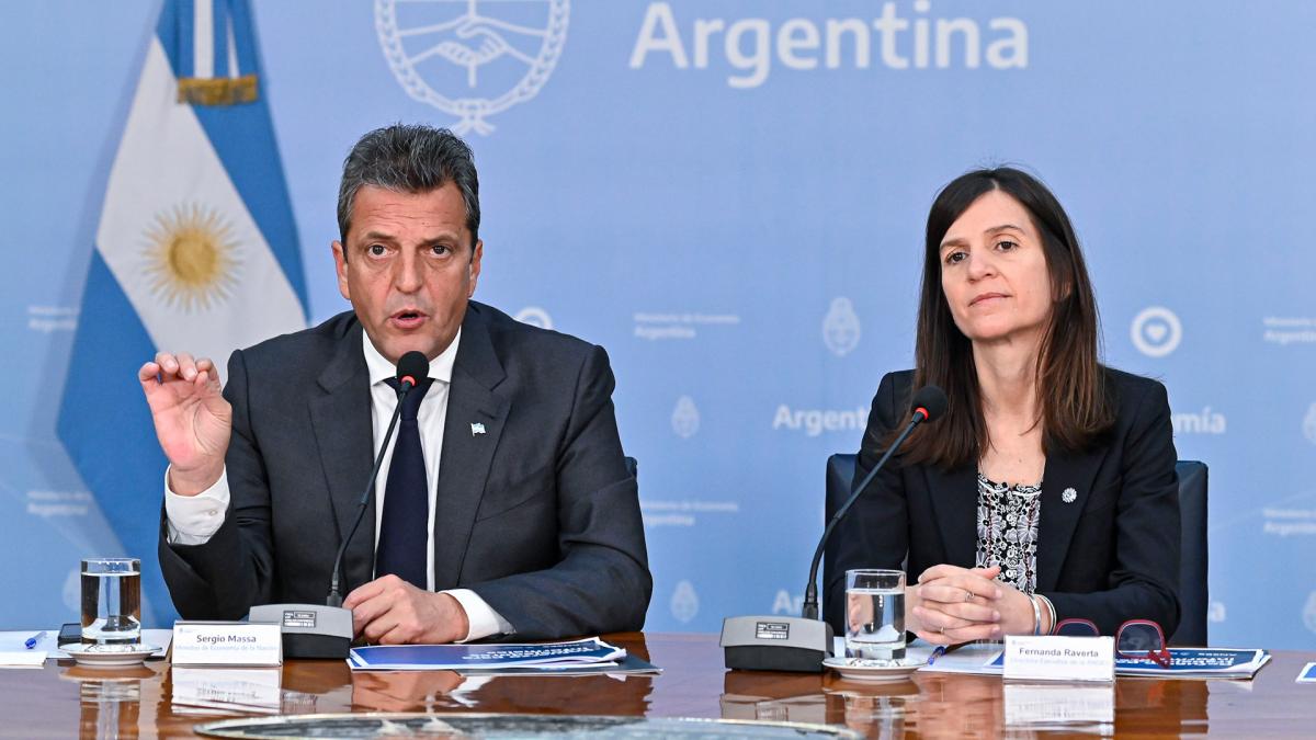 Los trabajadores informales cobrarán bonos de $47.000 en octubre y noviembre