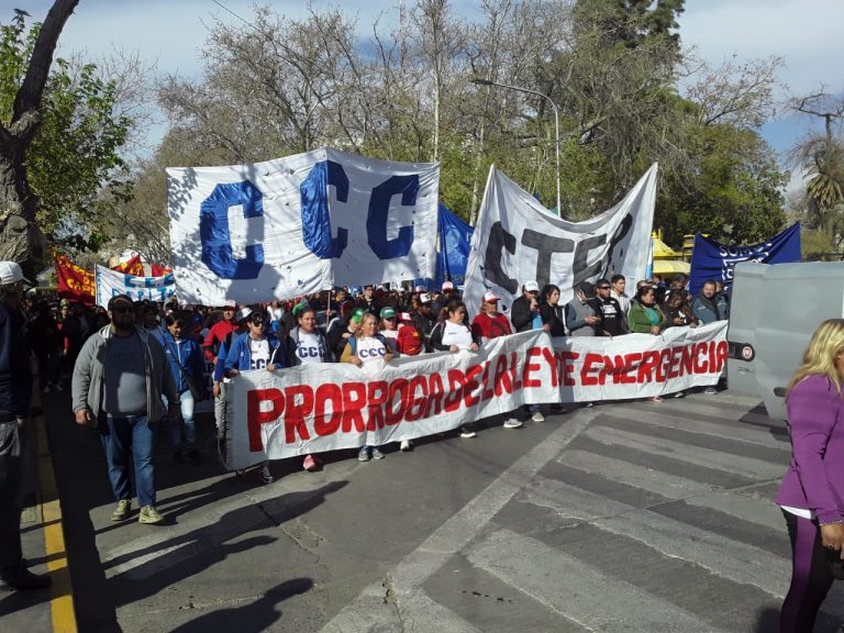 Movimientos sociales piden por el Salario Básico Universal