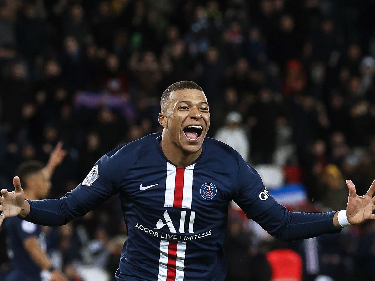 El PSG le regaló unos botines especiales a Mbappé por ser el goleador del club