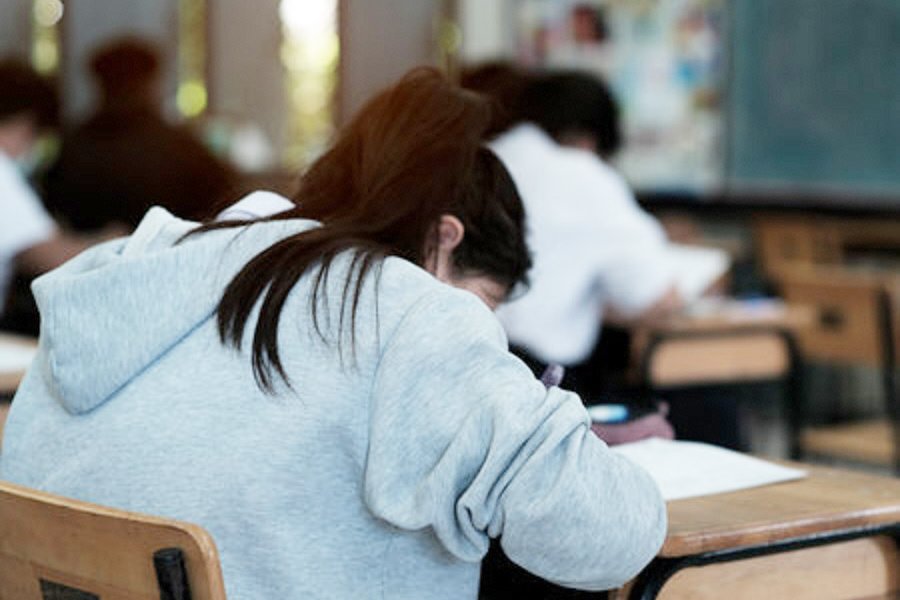 Docente hizo golpear la cabeza contra el pizarrón a una alumna de 10 años