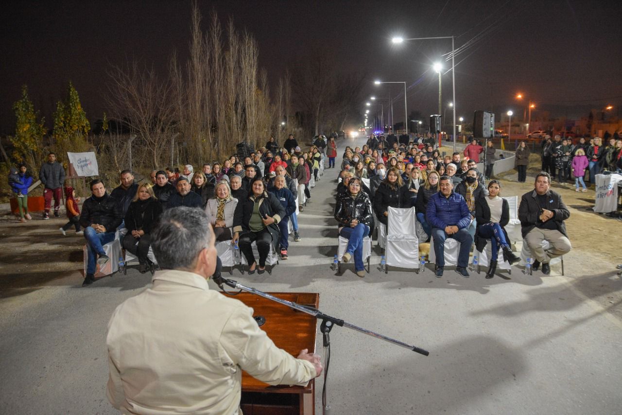 La calle Necochea estrena nueva iluminación Led 