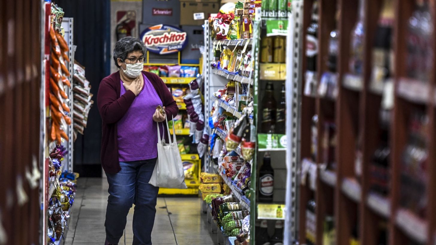 Aumentos en la carne y en combustibles impulsan la inflación en el cierre del año