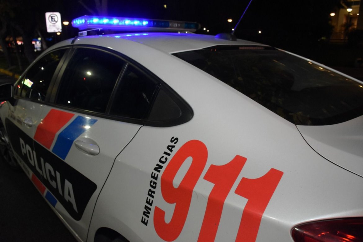 Un joven de 22 años volcó con su auto en la zona del Monumento al Gaucho