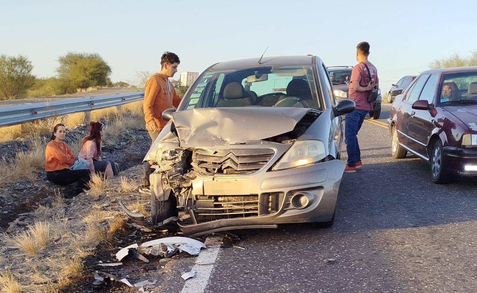 Grave accidente en la Ruta 141: un auto se cruzó de carril y chocó de frente