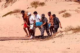 El mar arrastró a seis argentinos y dos de ellos quedaron internados por asfixia