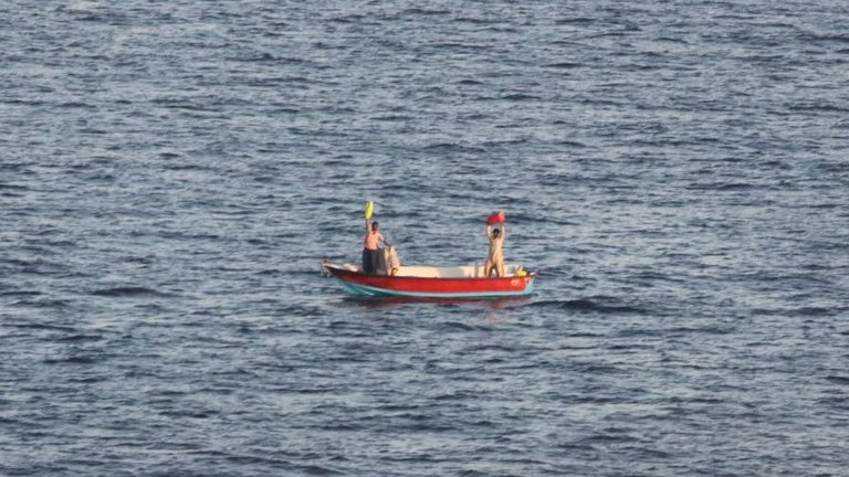 Dos pescadores iraníes estuvieron 8 días a la deriva en alta mar y los rescataron