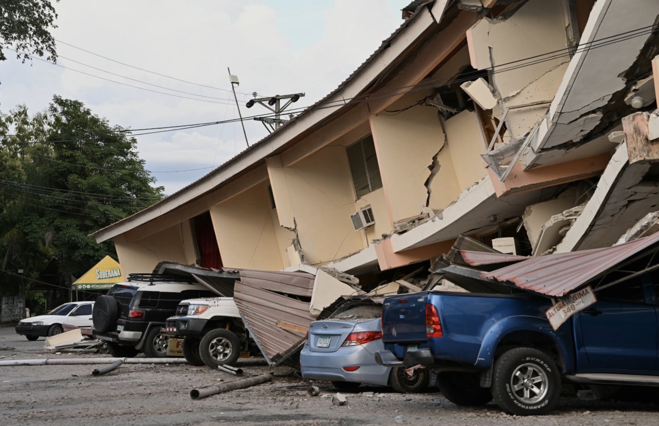 Un terremoto de magnitud 7,7 sacudió Panamá y provocó daños en cientos de edificios