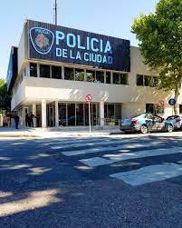 Se escapó un preso de una comisaría trepando paredes y ahora lo buscan con un helicóptero