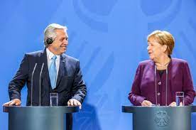 Argentina busca una prórroga de vencimientos de deuda: Fernández mantendrá reunión virtual con Merkel