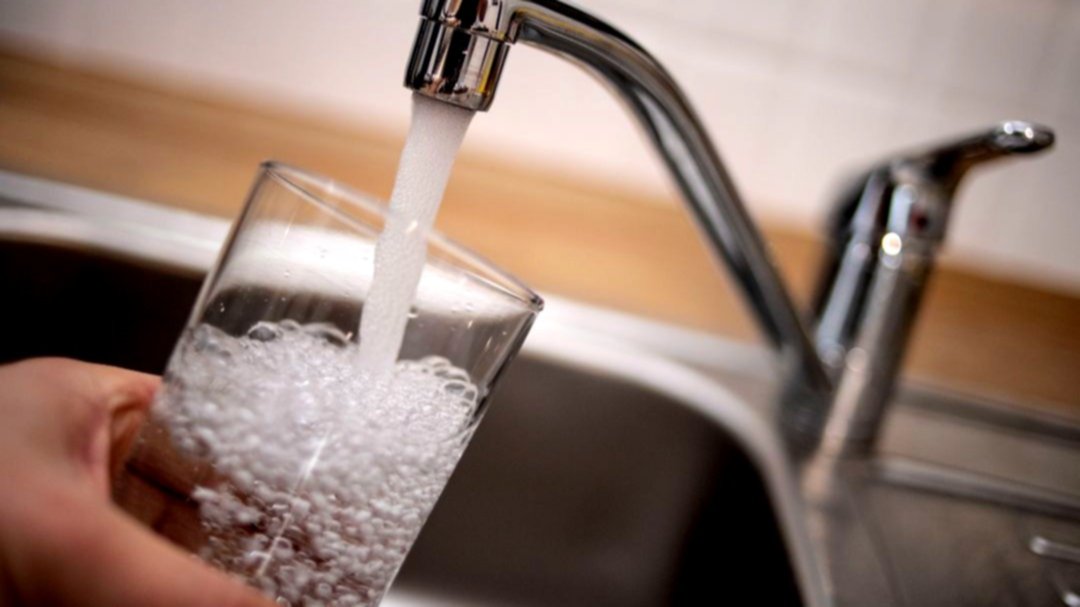 ¡Atención! Conocé los requisitos para pagar el agua a mitad de precio 