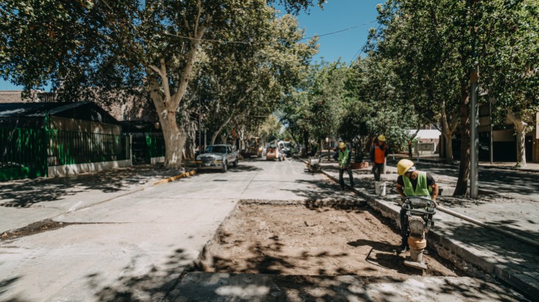 Vialidad Provincial avanza con dos obras claves