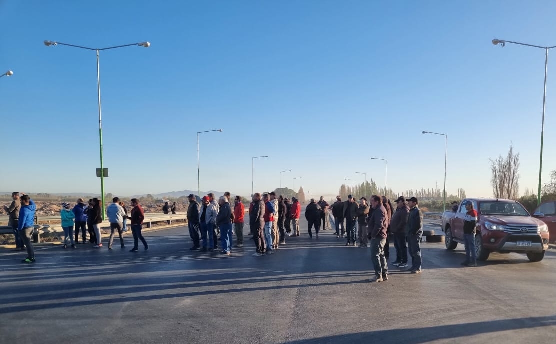 Tras las tragedias en Pocito: cortaron la ruta pidiendo por una rotonda