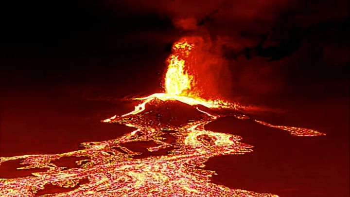 El volcán en las Palmas en estado de explosión extrema: preocupa la lluvia ácida en la ciudad