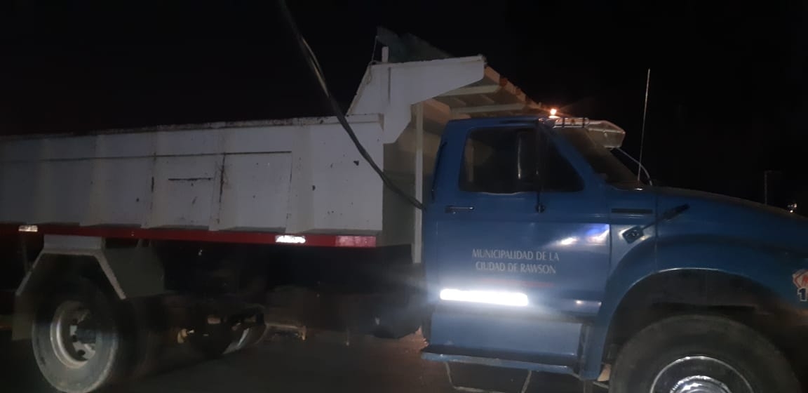 Un camión dejó sin luz una zona de Rawson