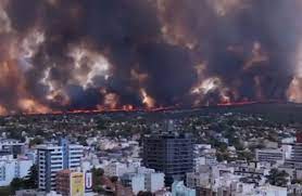 Evacúan a vecinos de Villa Carlos Paz por grandes incendios en la zona 