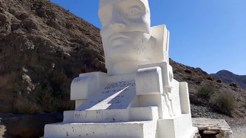 Recorrían la Cabeza del Indio, y su hijo cayó al vacío 