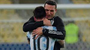 Nominaron a Scaloni a mejor técnico y a Messi a mejor jugador del mundo