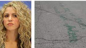 Un desconocido acosa a Shakira con pintadas en su casa y lo denunció a la policía