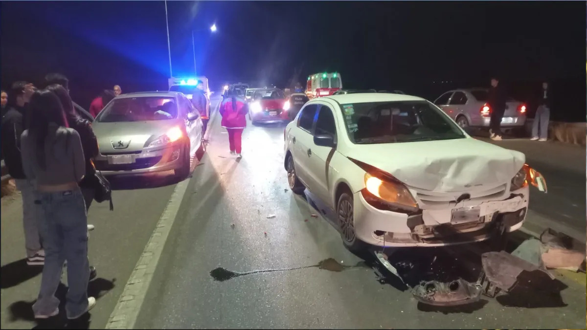 Jinetes causan un choque múltiple en el puente de Caucete