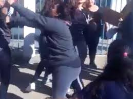 Son mujeres, se pelearon a cuchillo en mano y una de ellas murió