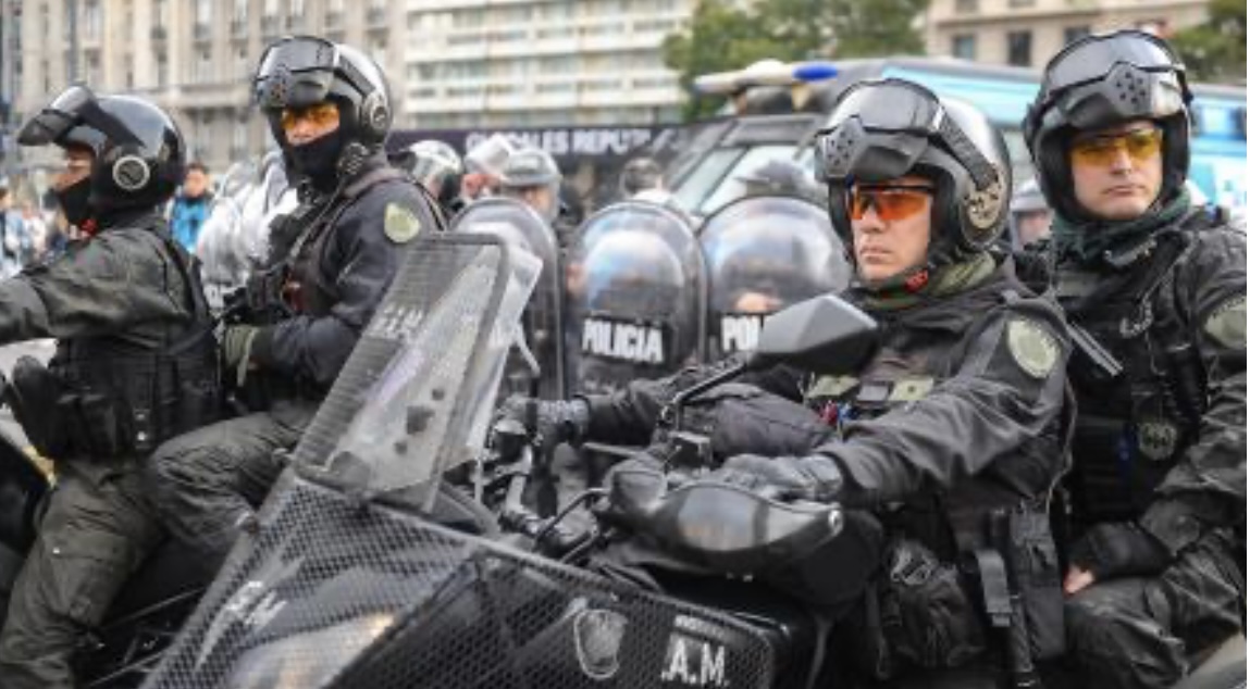 Un muerto tras la represión de la PolicÃa de la Ciudad en el Obelisco