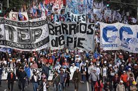 Los movimientos sociales rompieron con el Frente Todos y se arman para el 2023