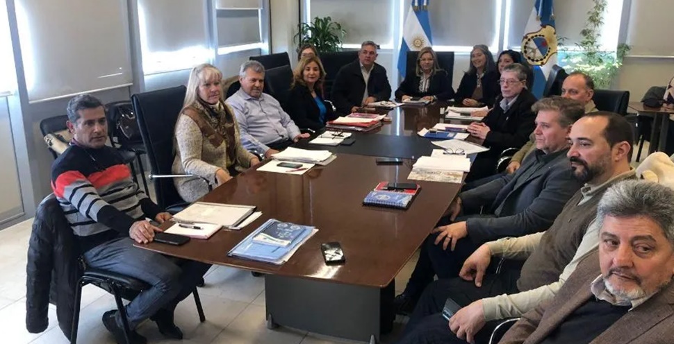 Tras las elecciones los gremios docentes y el Gobierno buscan llegar a un acuerdo salarial