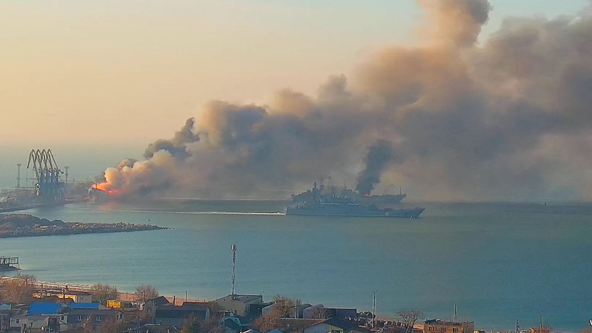 Rusia bombardeó un puerto ucraniano tan solo un día después del acuerdo sobre la exportación de granos